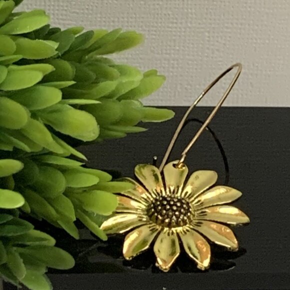Sunflower Earring, Flower Earring, Flower Jewelry, Gift Idea, Mother's Day Gift - Picture 1 of 6